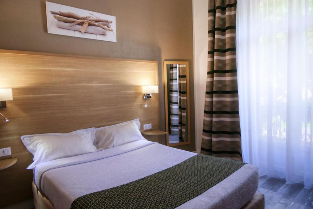 Hotel Univers Carpentras Kültér fotó