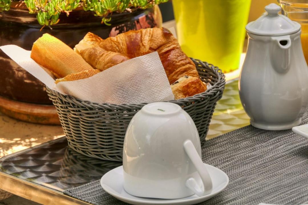 Hotel Univers Carpentras Kültér fotó
