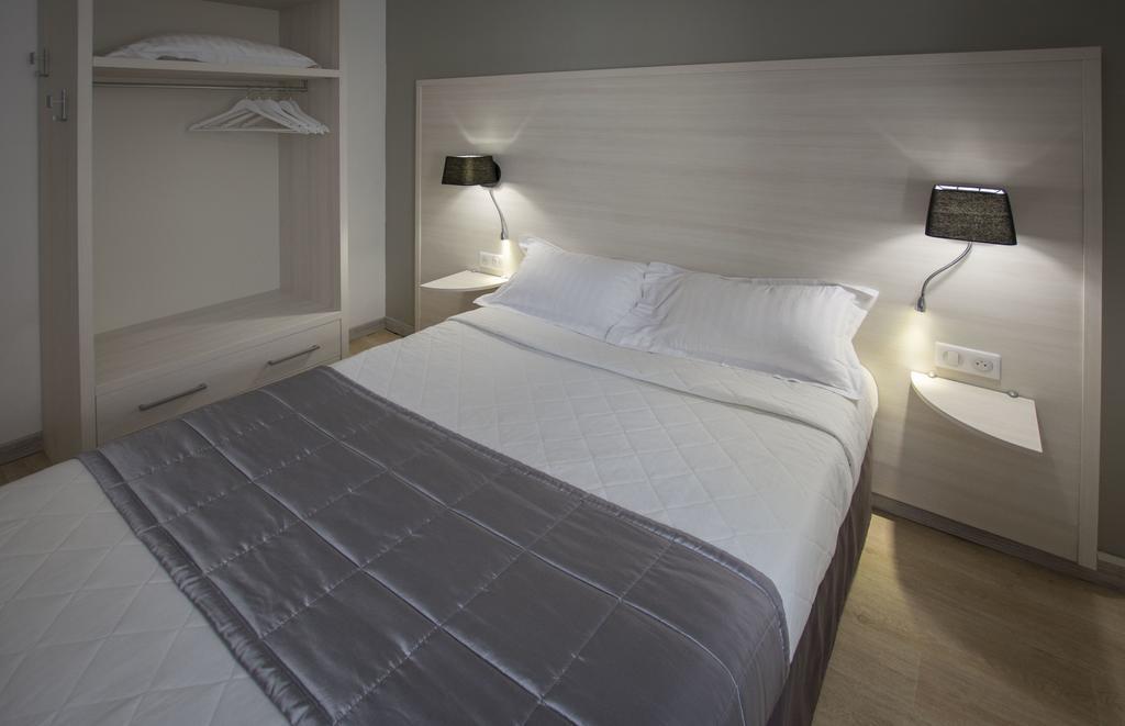 Hotel Univers Carpentras Kültér fotó